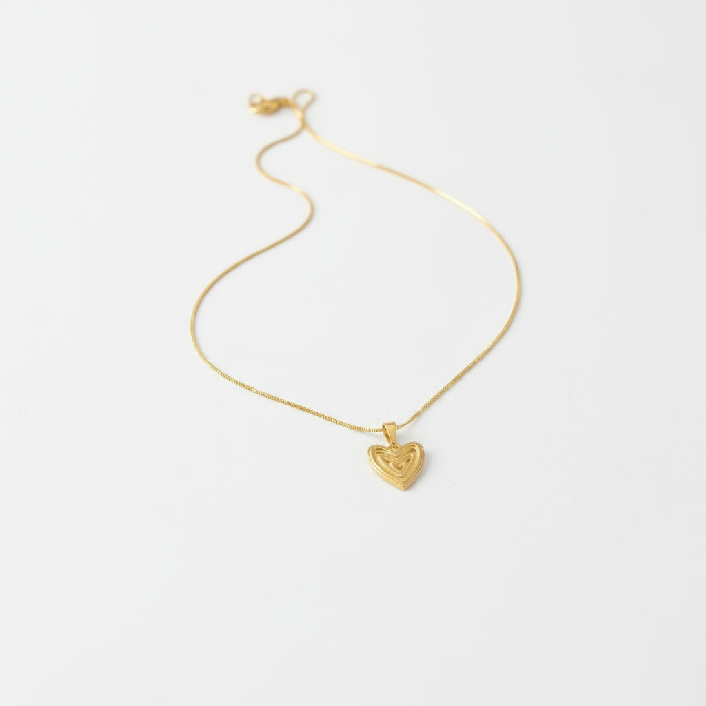 Heartstrings Golden Necklace B122