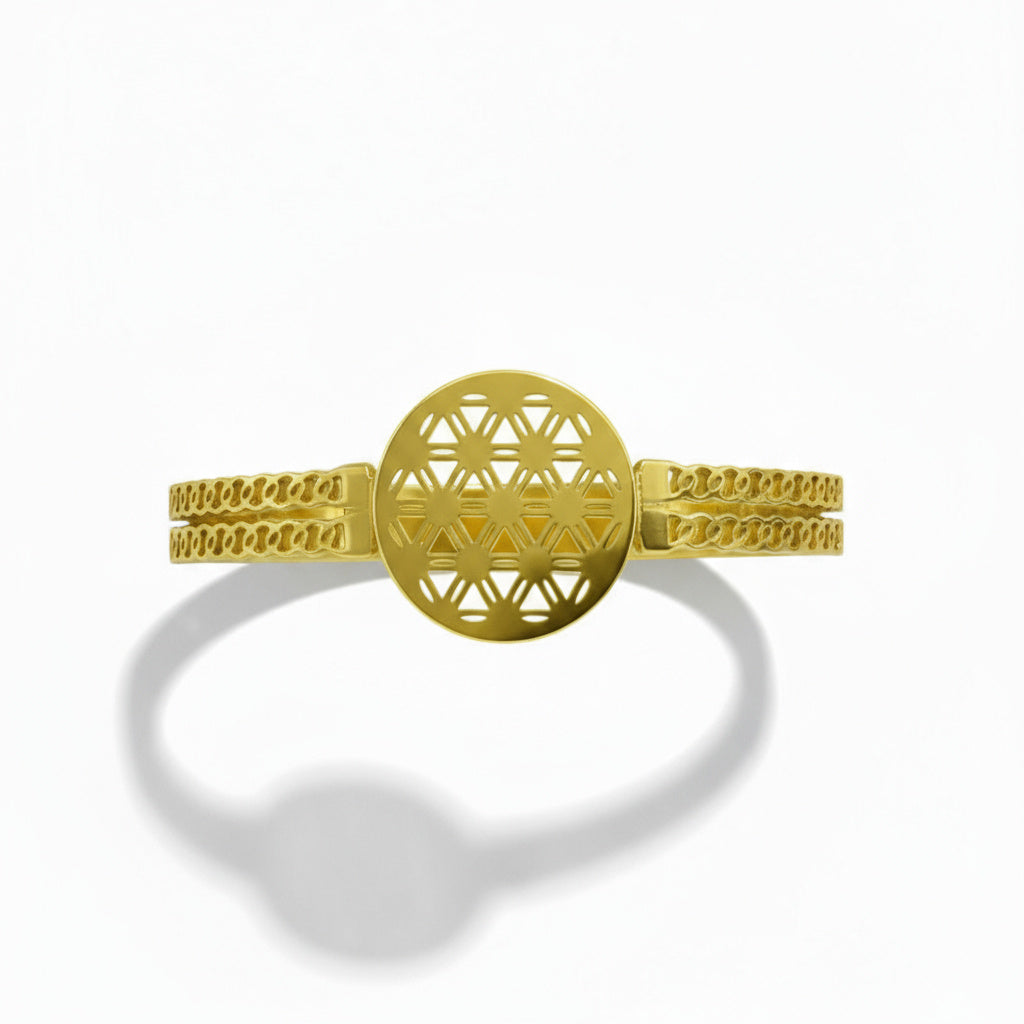 Golden Geometric Medallion Bracelet - B050