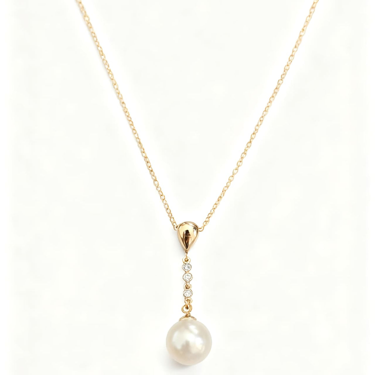 Golden Pearl Elegance Necklace - B242