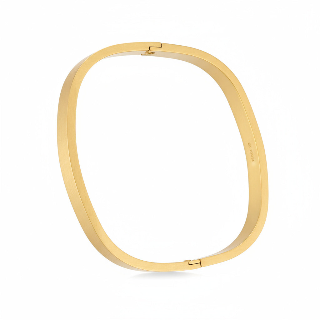 Golden Sleek Edge Bracelet - B025
