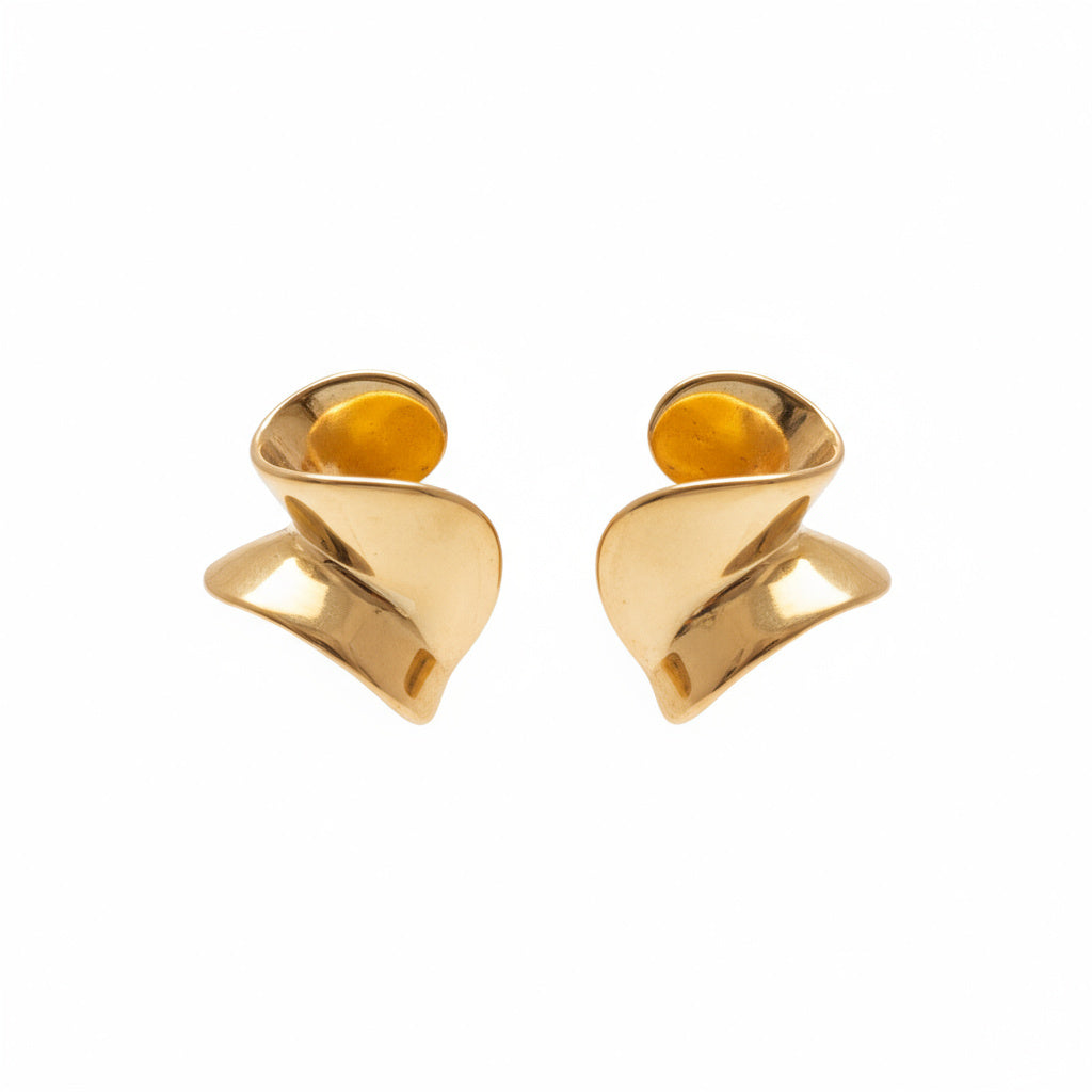 Twisted Sculptural Gold Earring - B670